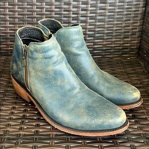 Liberty Black Booties Teal Leather Side Zipper Boots 711137 - Size 9